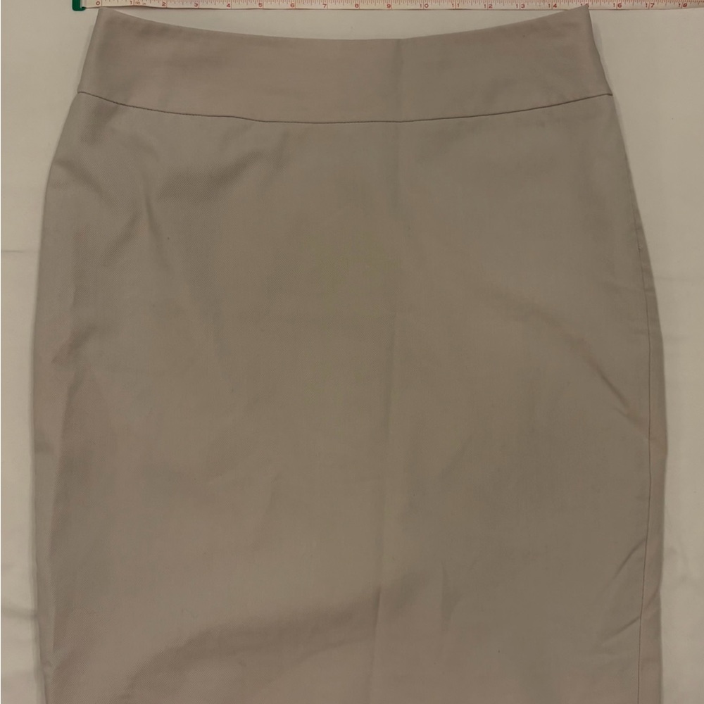 Studio 400 The Limited Classic Khaki Skirt